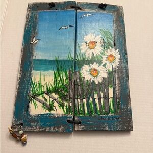 HAND PAINTED WOOD BEACH SENERY WITH FLOWERS BEAUTIFUL